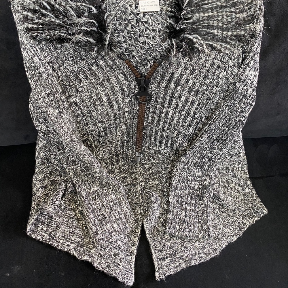 Sweater - Picture 2 of 2